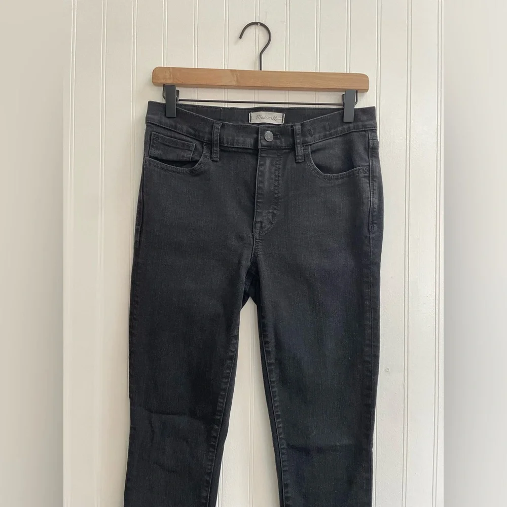 MADEWELL Mid-Rise Roadtripper Skinny Jeans in Black Wash Denim Size 28